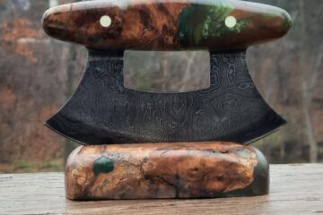 Ulu Made from Damascus Steel and Burl Wood