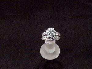 White Gold and Diamonds Ring with Guard